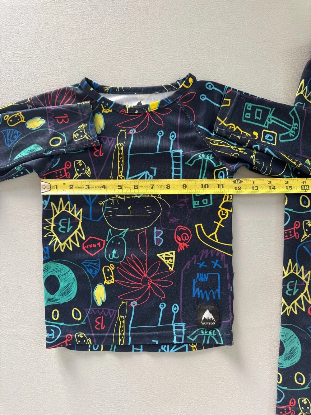 Burton Kids Winter Base Layer Set Drawing Design size 5 Kids - Pulls & Wear
